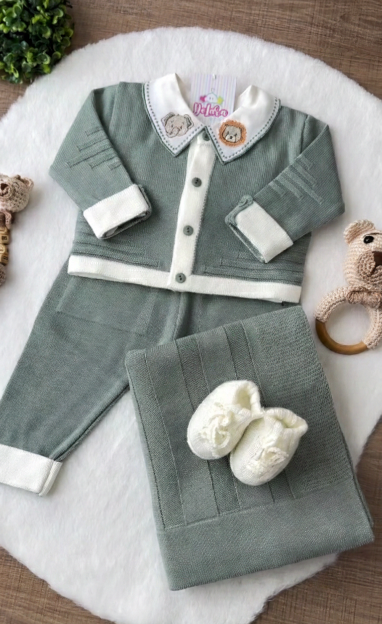 Kit Saída de Maternidade Bernardo em Tricot Premium - Verde e Branco | Personalize Com o Nome do Seu Príncipe